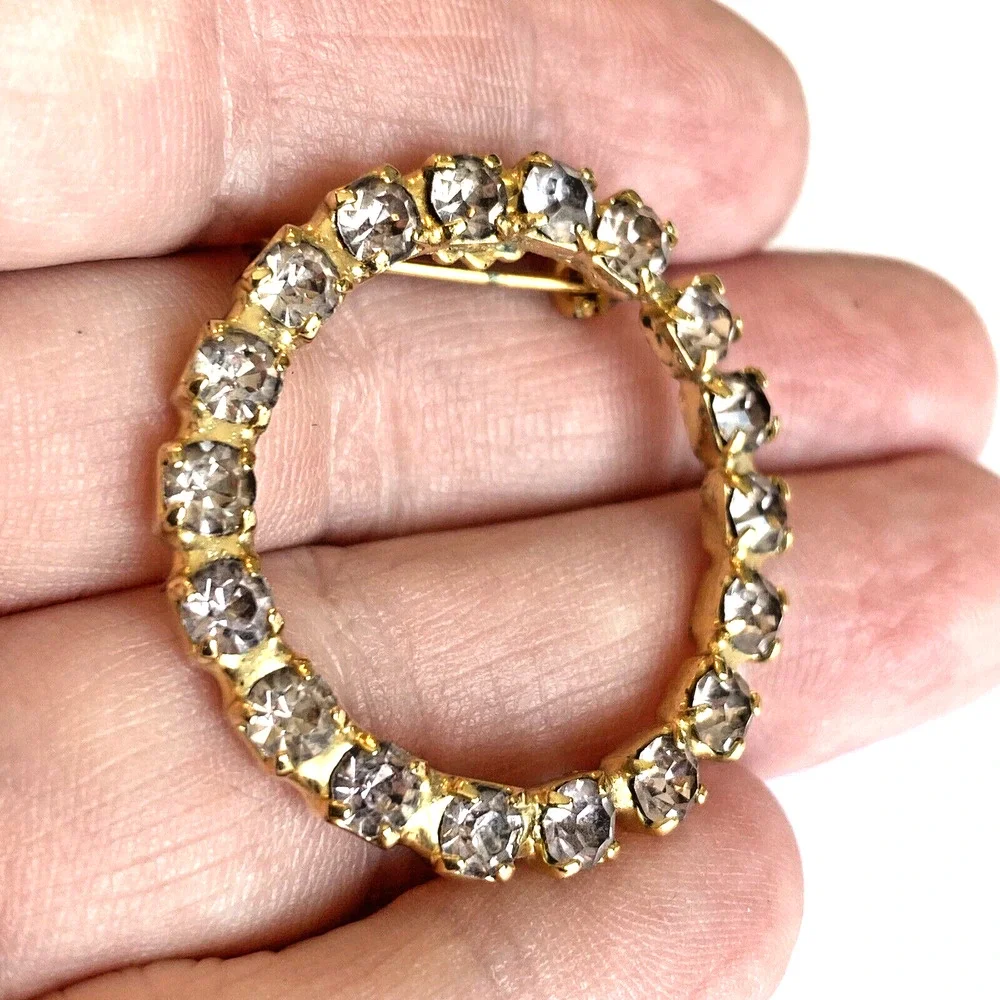 Vintage Wreath Brooch Mid Century Circle Pin Goldtone & Light Pink Rhinestones